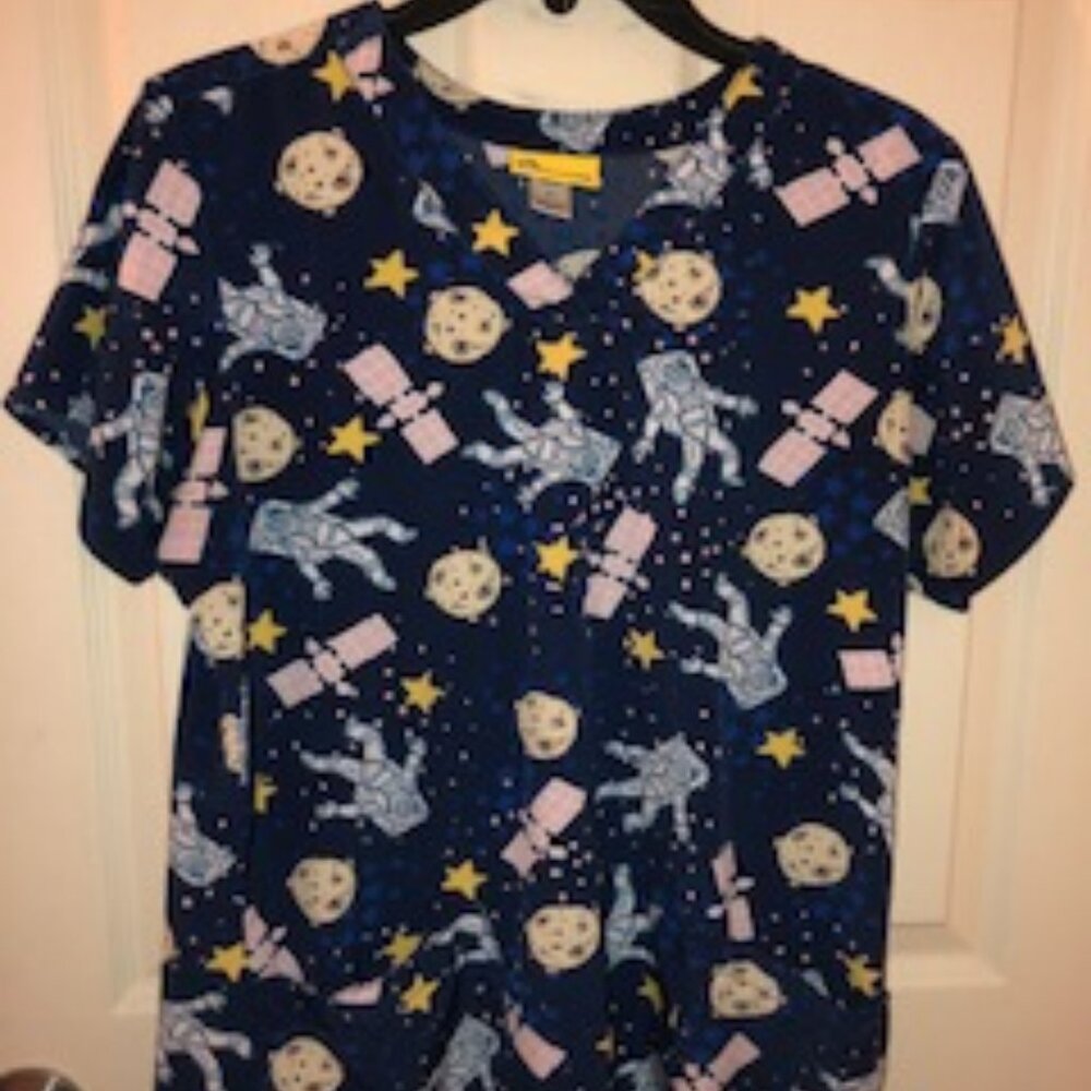 Wonder Wink Women's Scrub Top (Size Small)